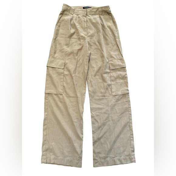 Dynamite “Gemma” Hi-Rise Wide Leg Cargo Pants size 8 in Tan/Beige - Picture 3 of 7